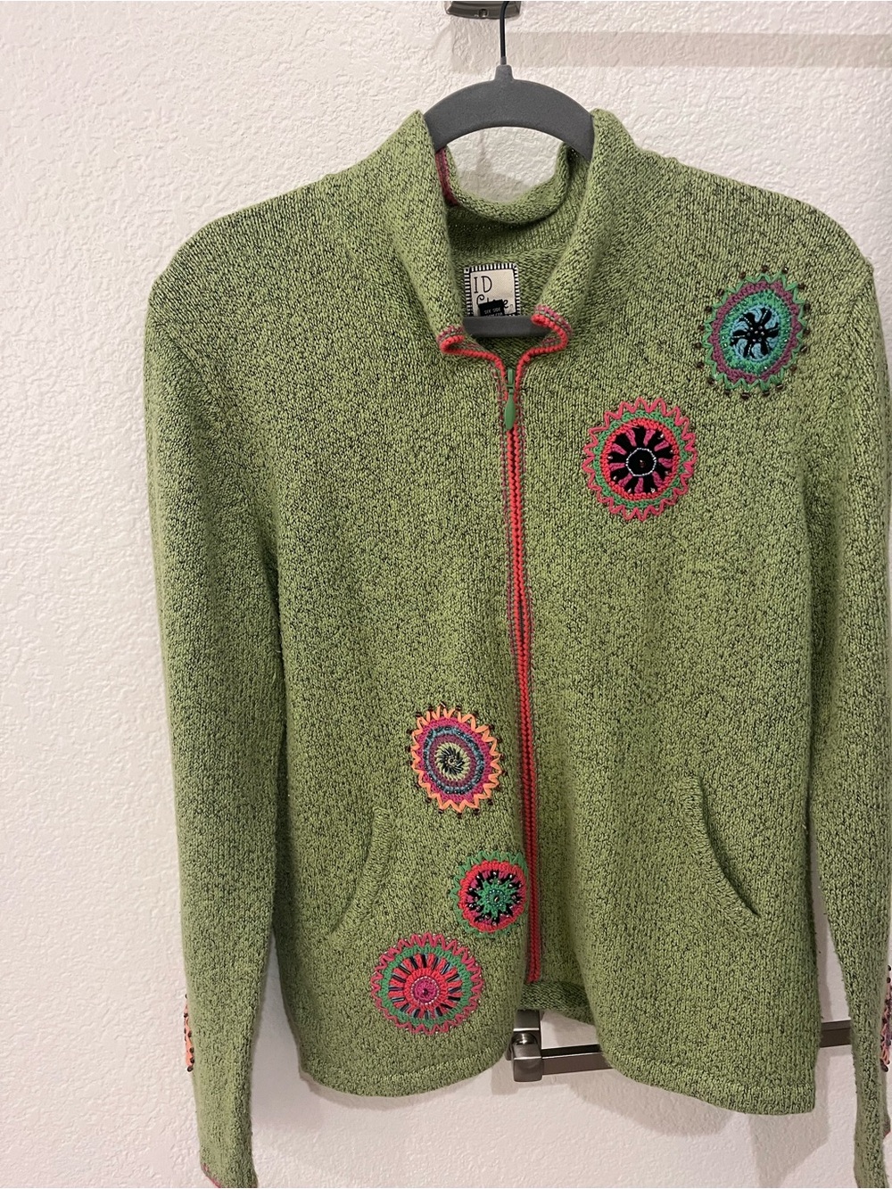ID Clare Green, colorful Embroidered Zip Cardigan – women’s Size M